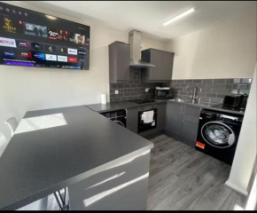 Newly refurbished apartment with free parking flat 6